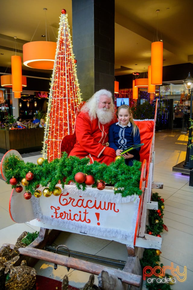 Întâlnire cu Moş Nicolae la Lotus Center, Lotus Center