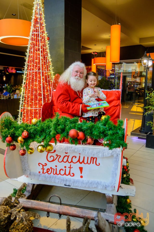 Întâlnire cu Moş Nicolae la Lotus Center, Lotus Center