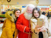 Întâlnire cu Moş Nicolae la Lotus Center