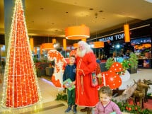 Întâlnire cu Moş Nicolae la Lotus Center