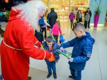 Întâlnire cu Moş Nicolae la Lotus Center