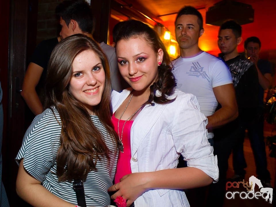 It's party time - cu DJ Bíró din Debreţin,
