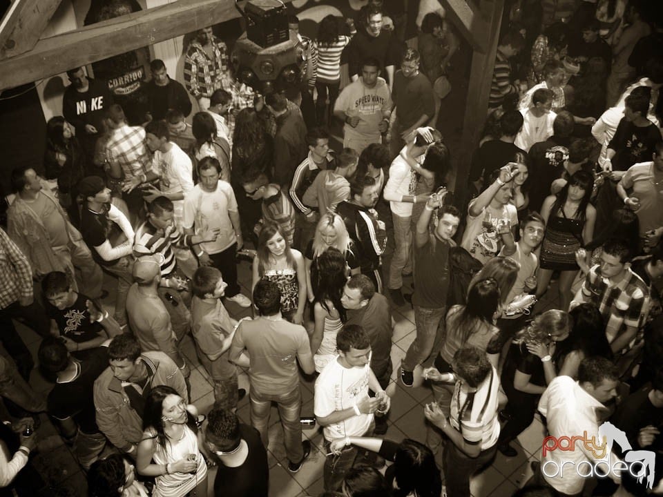 It's party time - cu DJ Bíró din Debreţin, 