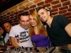 It's party time în Escape Club
