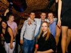 It's party time în Escape Club