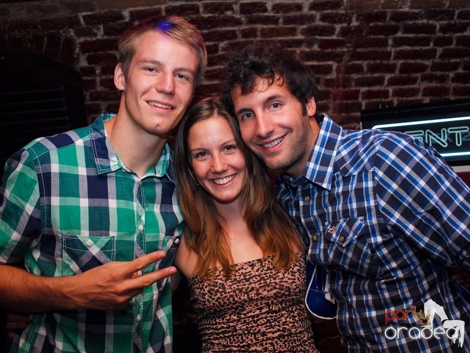 It's time for Party în Club Escape, 