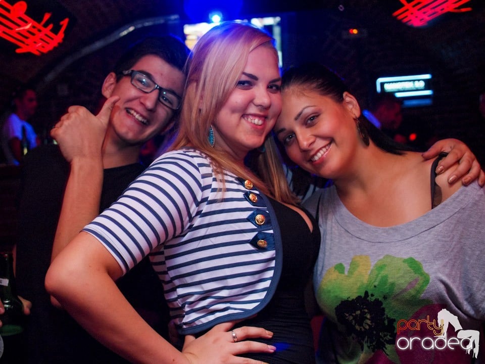 It's time for Party în Club Escape, 