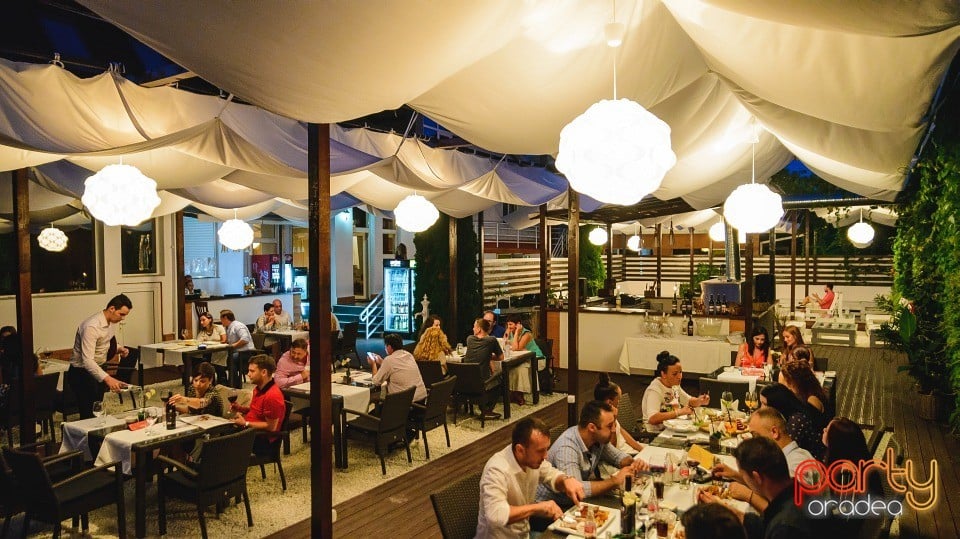 Jazz Concert, Vine Summer Garden & Grill