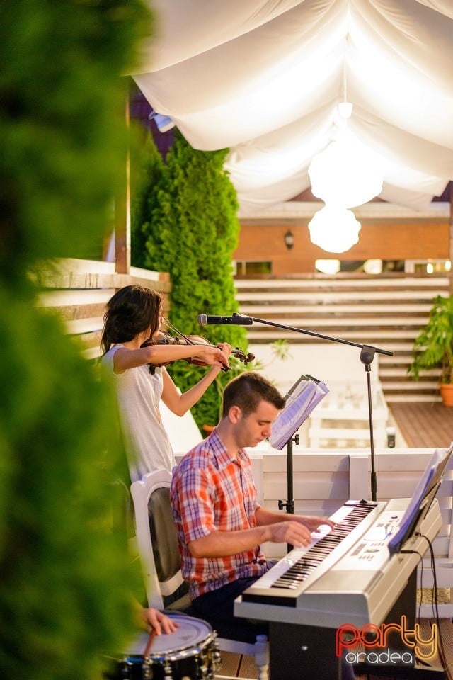 Jazz In The Garden, Vine Summer Garden & Grill