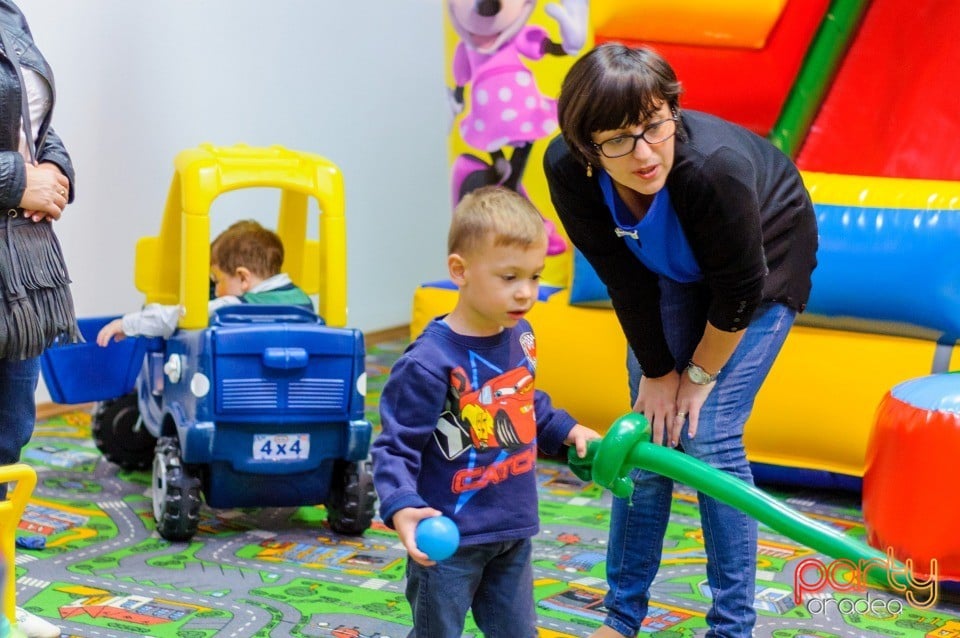 Joc şi voie bună la Oradea Shopping City, 
