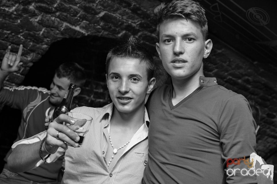 Joi: Beer Night în Club Escape, 