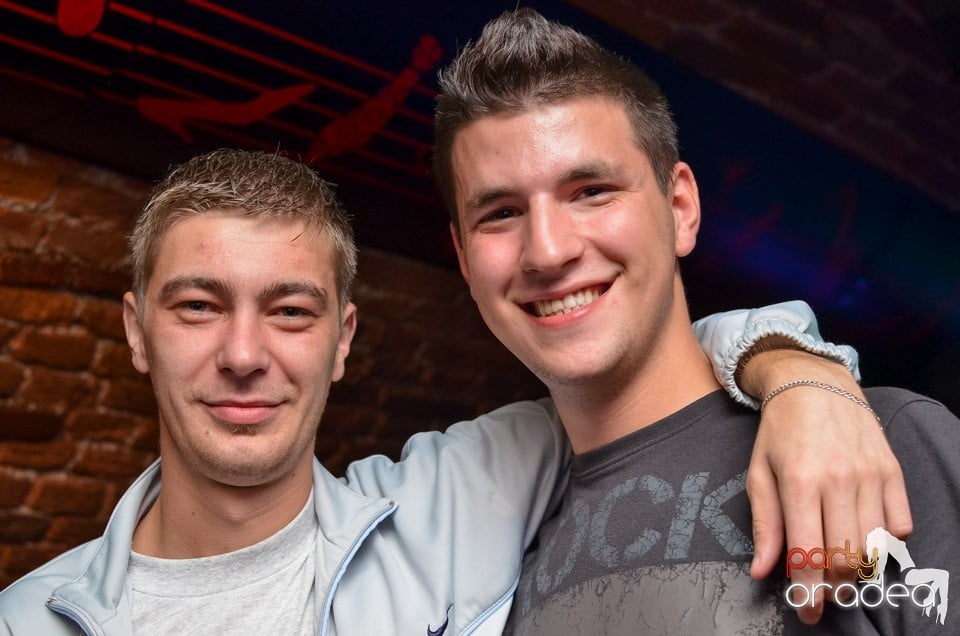 Joi: Beer Night în Club Escape, 