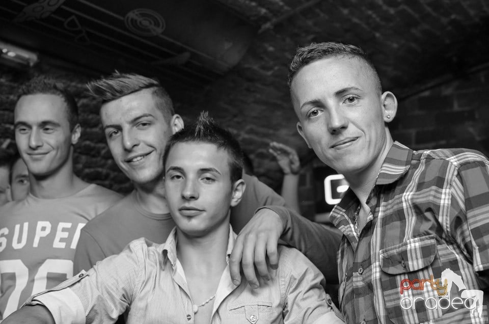 Joi: Beer Night în Club Escape, 