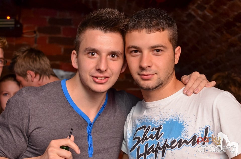 Joi: Beer Night în Club Escape, 