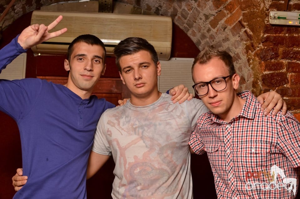 Joi: Beer Night în Club Escape, 