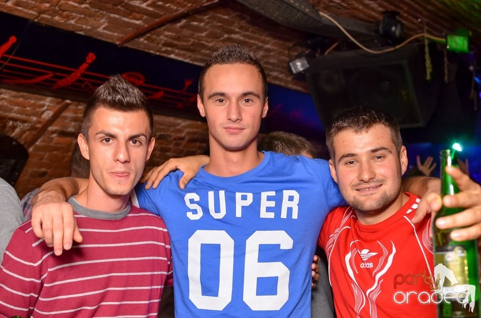 Joi: Beer Night în Club Escape, 