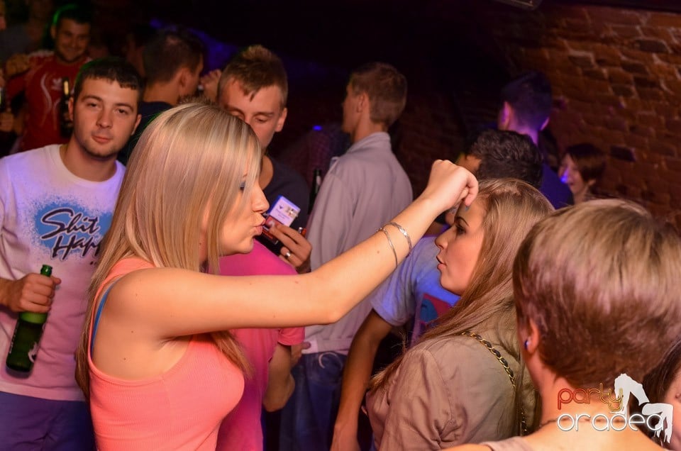 Joi: Beer Night în Club Escape, 