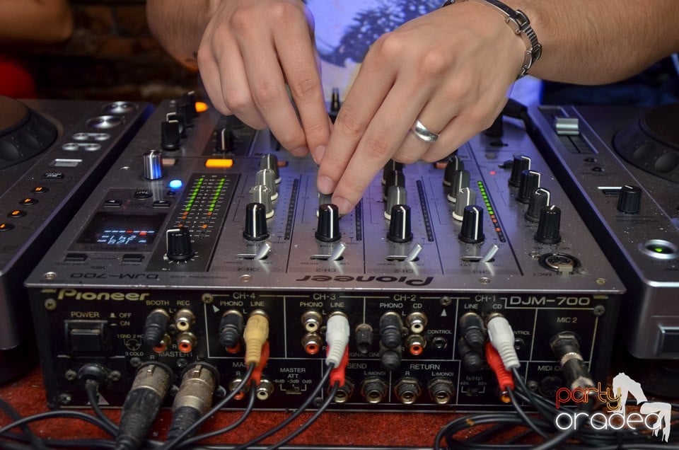 Joi: Beer Night în Club Escape, 