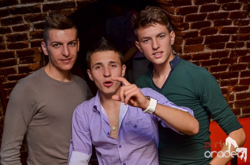 Joi: Beer Night în Club Escape, 