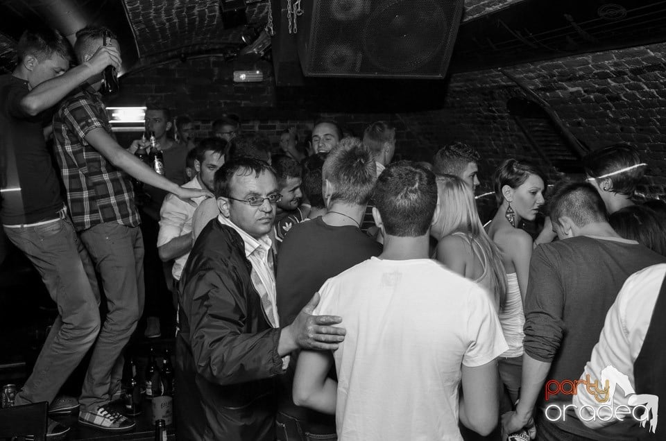 Joi: Beer Night în Club Escape, 