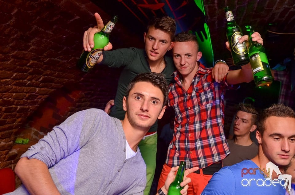 Joi: Beer Night în Club Escape, 