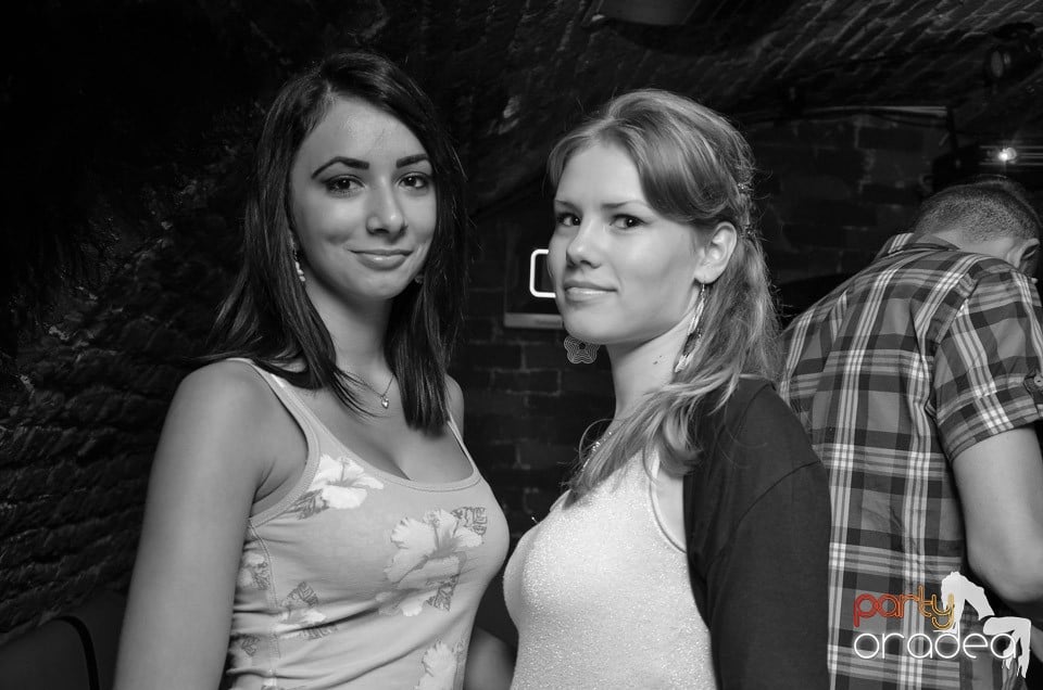 Joi: Beer Night în Club Escape, 