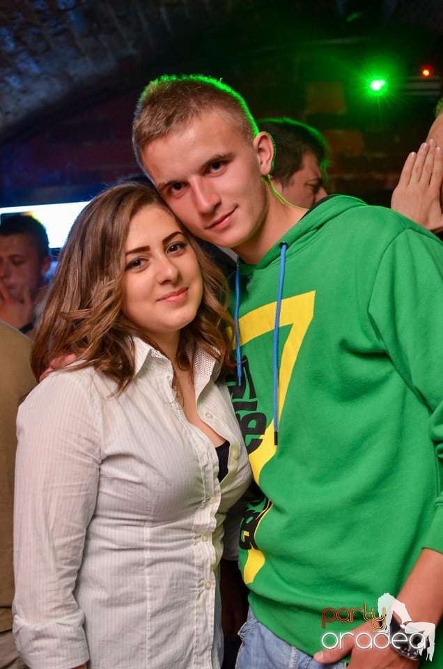 Joi e Beer Night în Club Escape, Escape