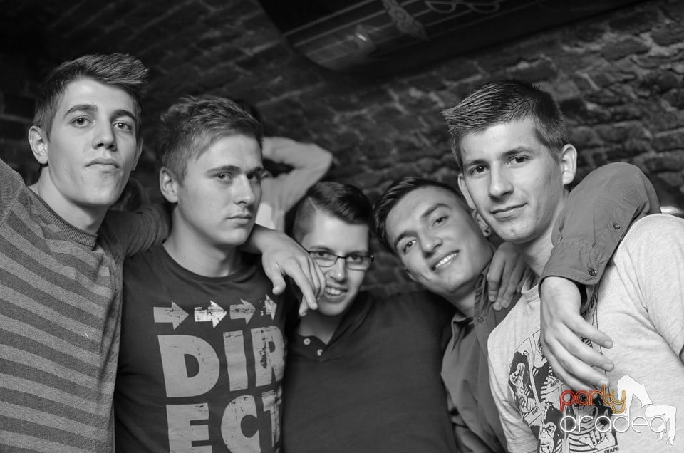 Joi e Beer Night în Club Escape,