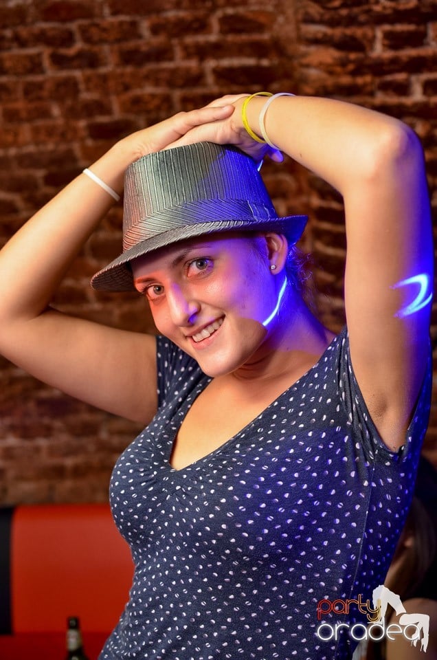 Joi e Beer Night în Club Escape,