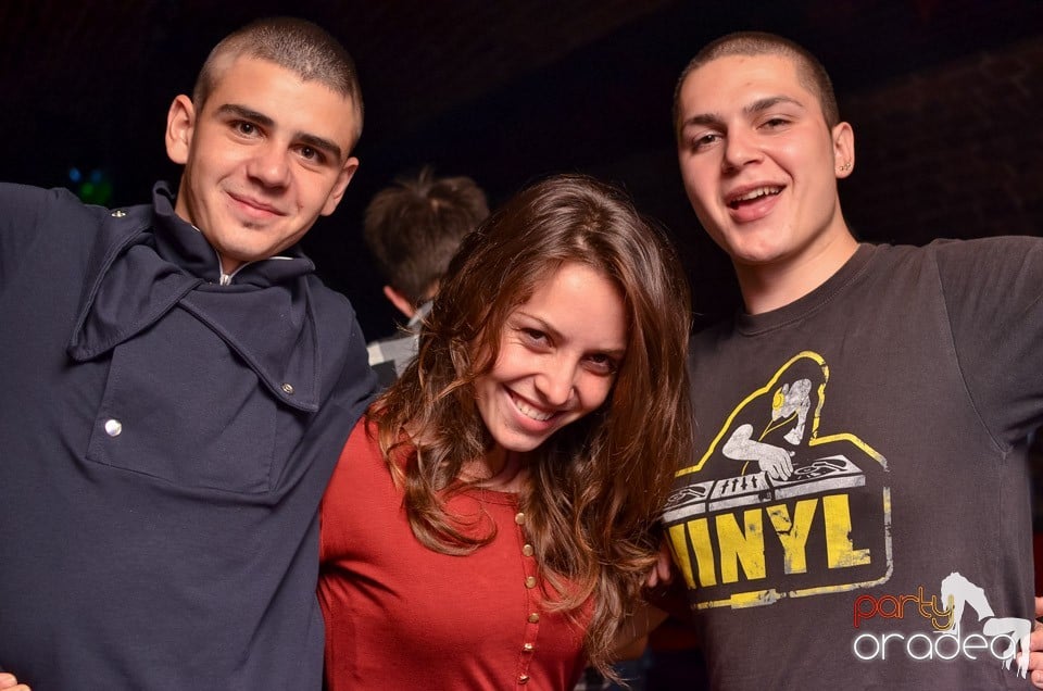Joi e Beer Night în Club Escape,