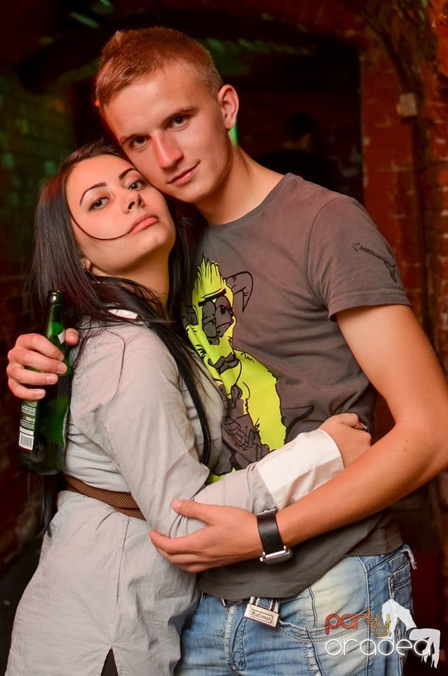 Joi e Beer Night în Club Escape,