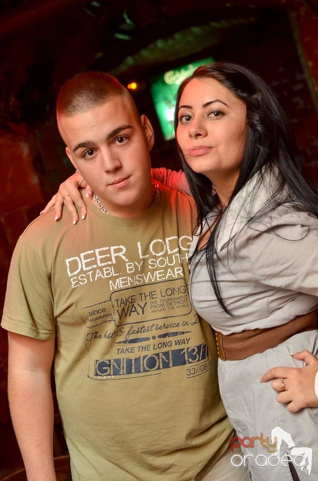 Joi e Beer Night în Club Escape,