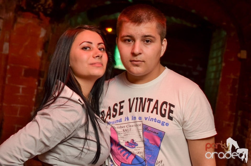 Joi e Beer Night în Club Escape,