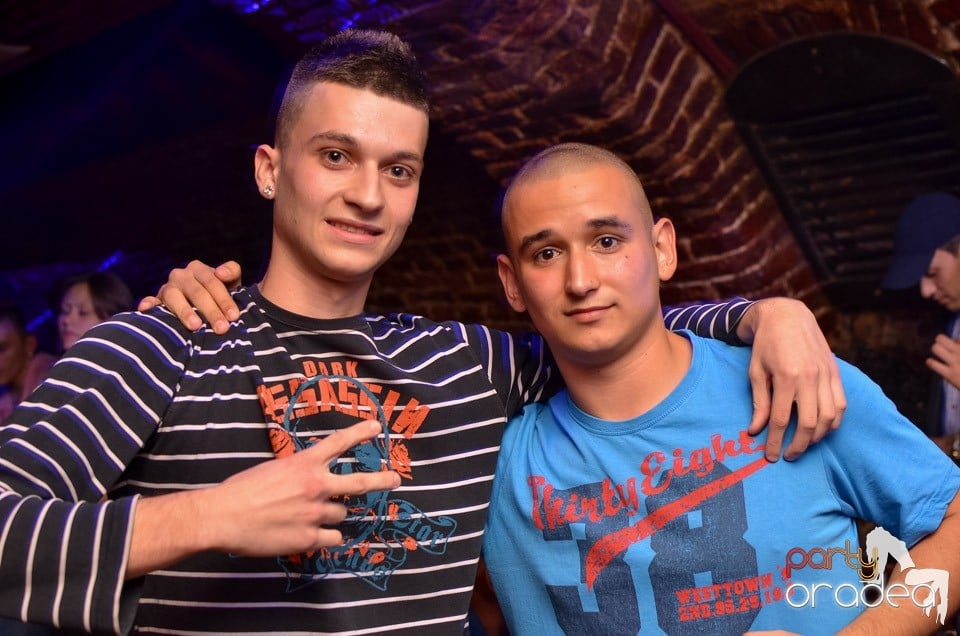 Joi e Beer Night în Club Escape,