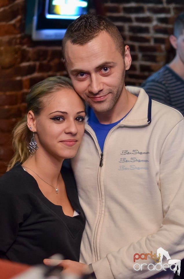 Joi e Beer Night în Club Escape,