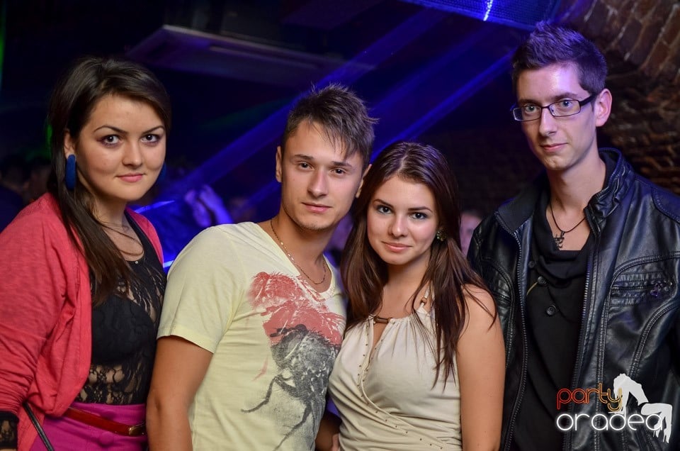 Joi e Beer Night în Club Escape,