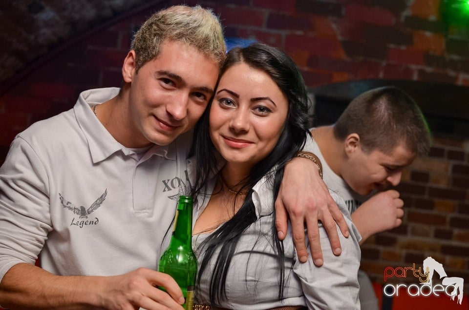 Joi e Beer Night în Club Escape,
