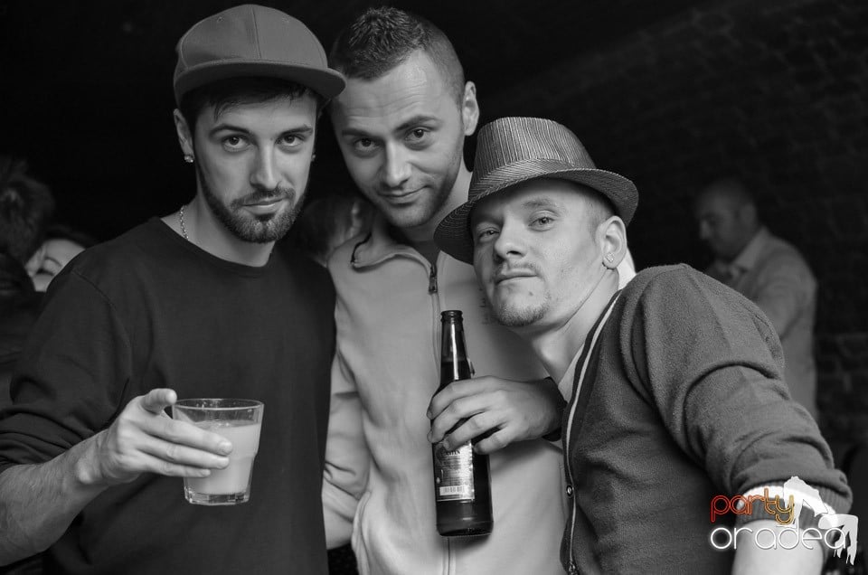 Joi e Beer Night în Club Escape,