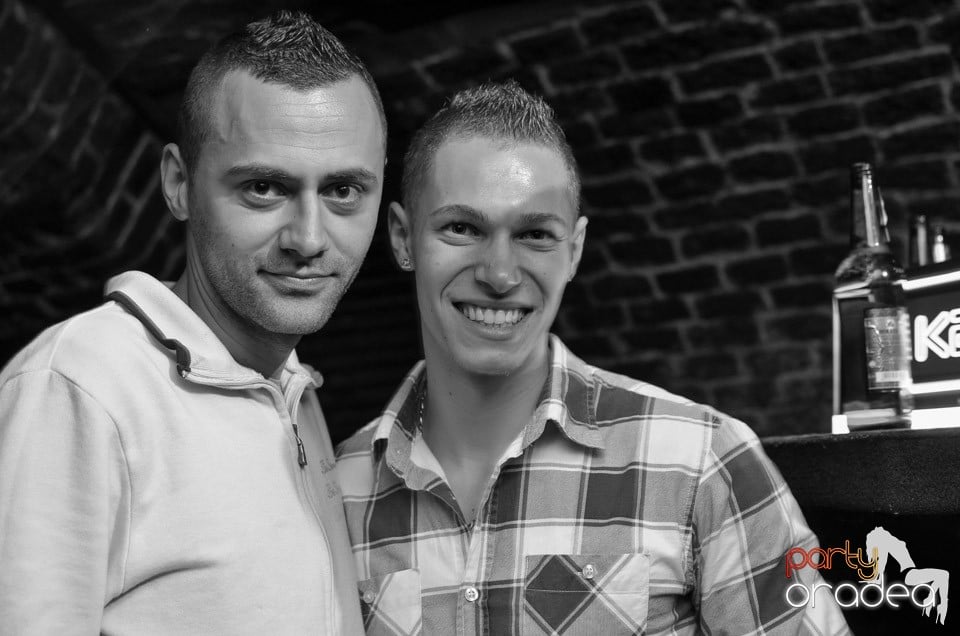 Joi e Beer Night în Club Escape,
