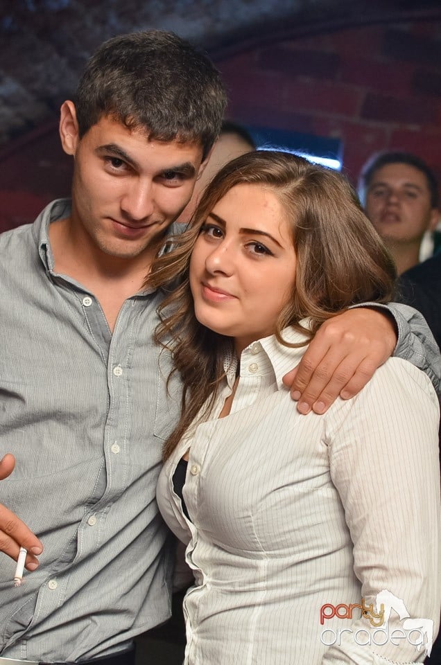 Joi e Beer Night în Club Escape,