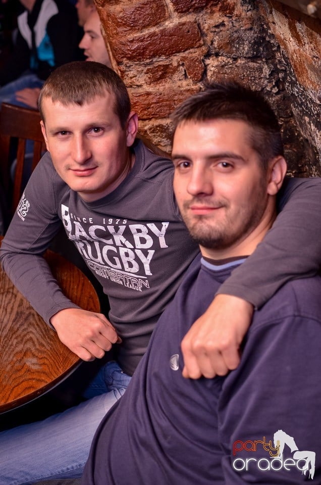 Joi e Beer Night în Escape Club, 