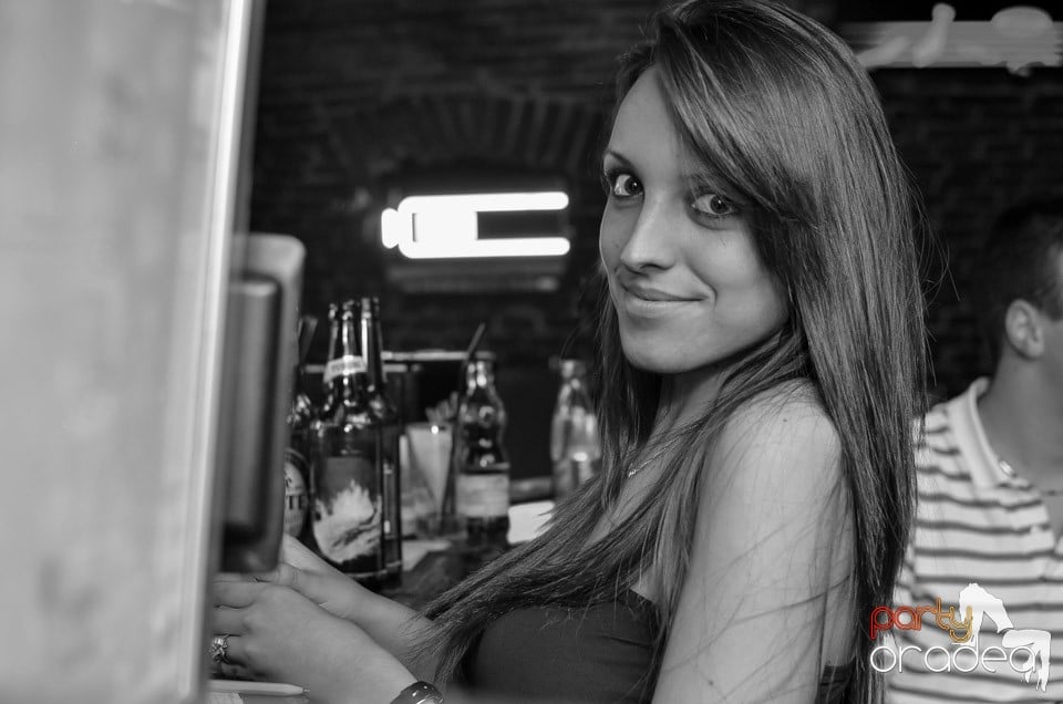 Joi e Beer Night în Escape Club, 