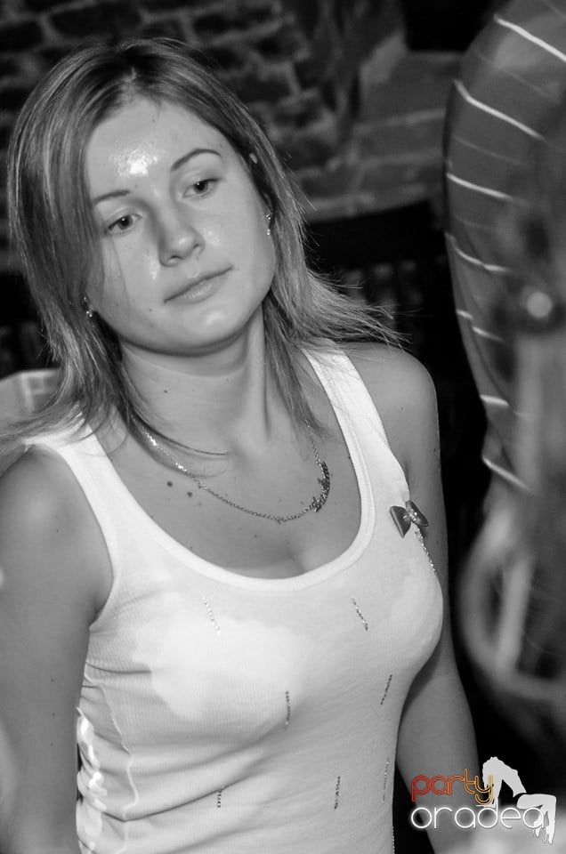 Joi e Beer Night în Escape Club, 