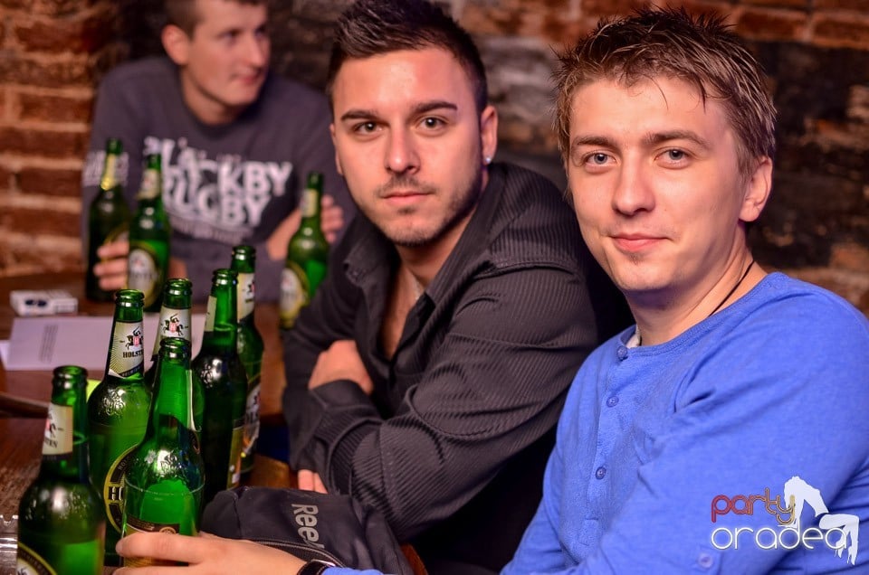 Joi e Beer Night în Escape Club, 