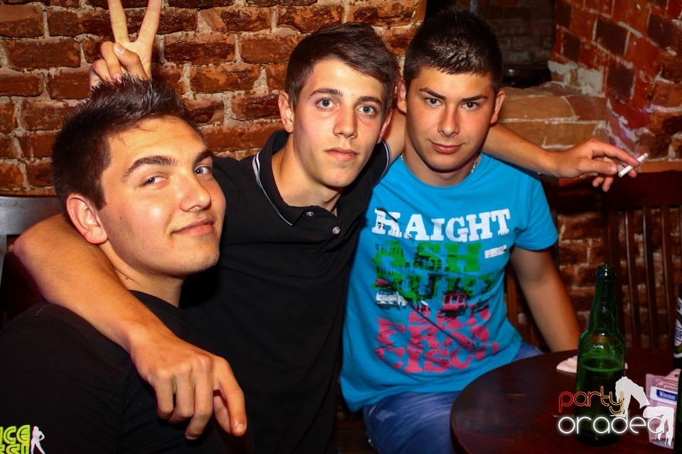 Joi e distracţie în Escape, 