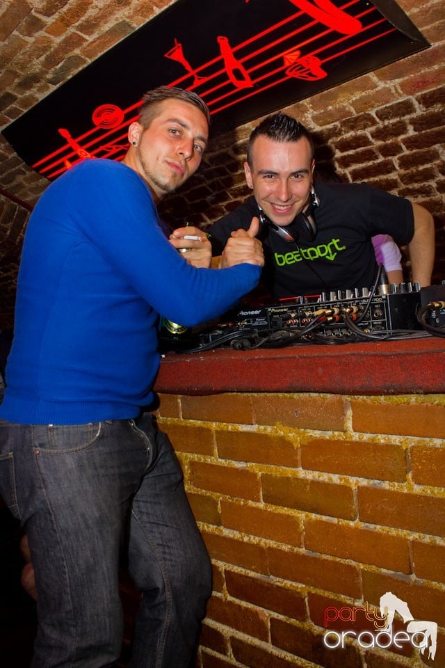 Joi e distracţie în Escape, 