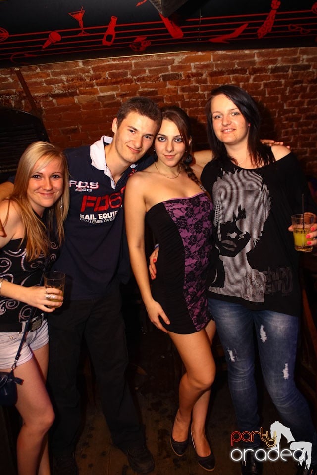 Joi e distracţie în Escape, 