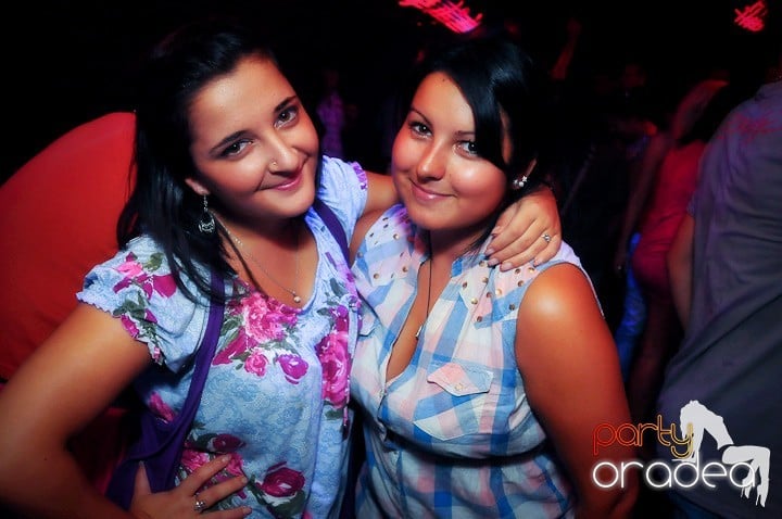 Joi petrece toată lumea în Esacpe!, 