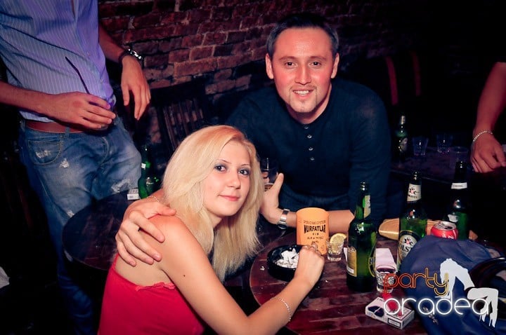 Joi petrece toată lumea în Esacpe!, 