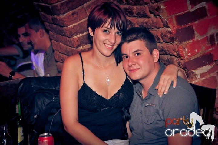 Joi petrece toată lumea în Esacpe!, 